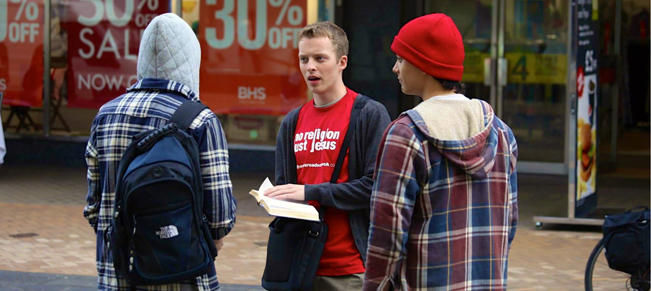 Como evangelizar um ateu?