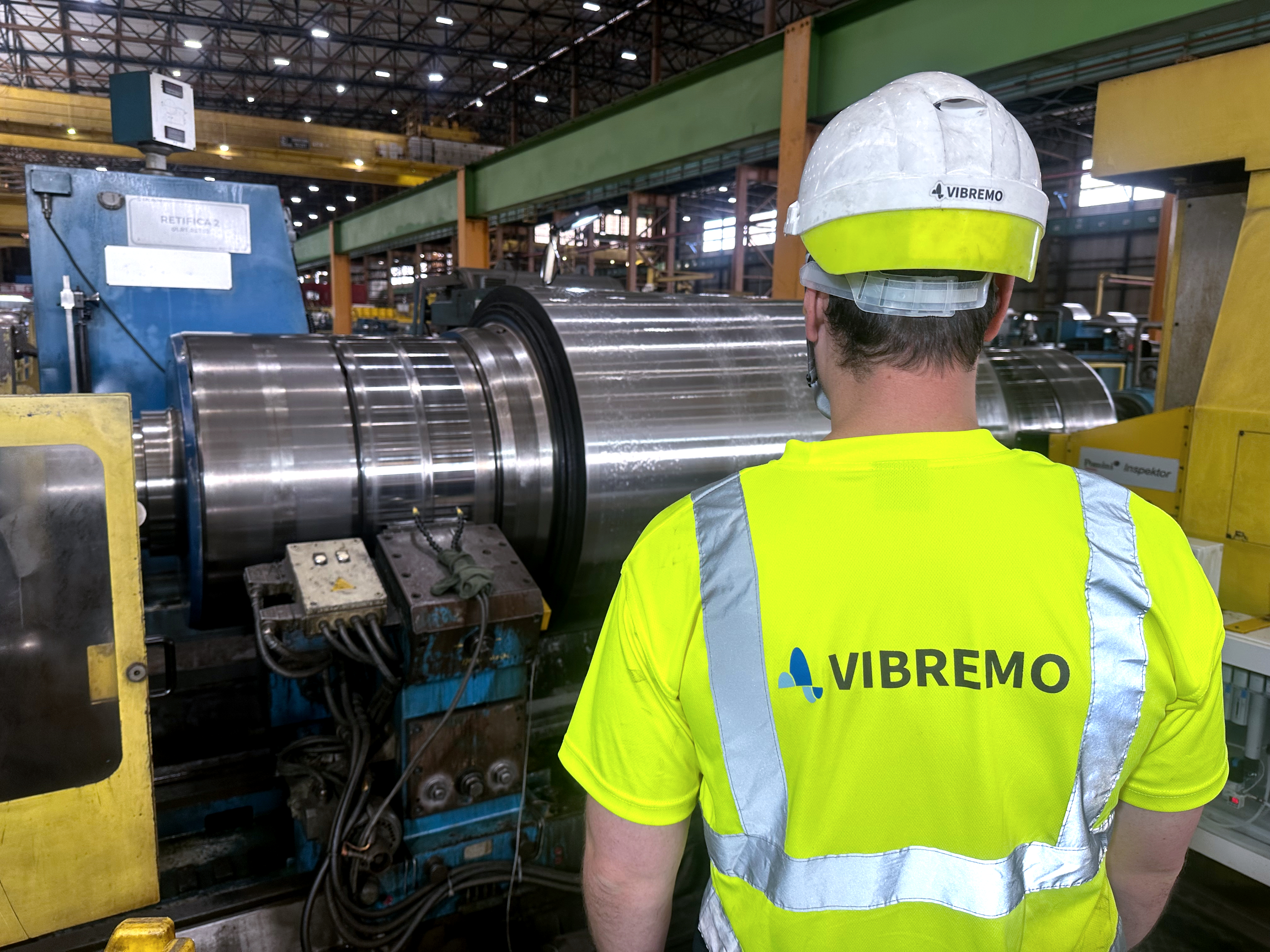 Vibremo engineer facing roll grinder