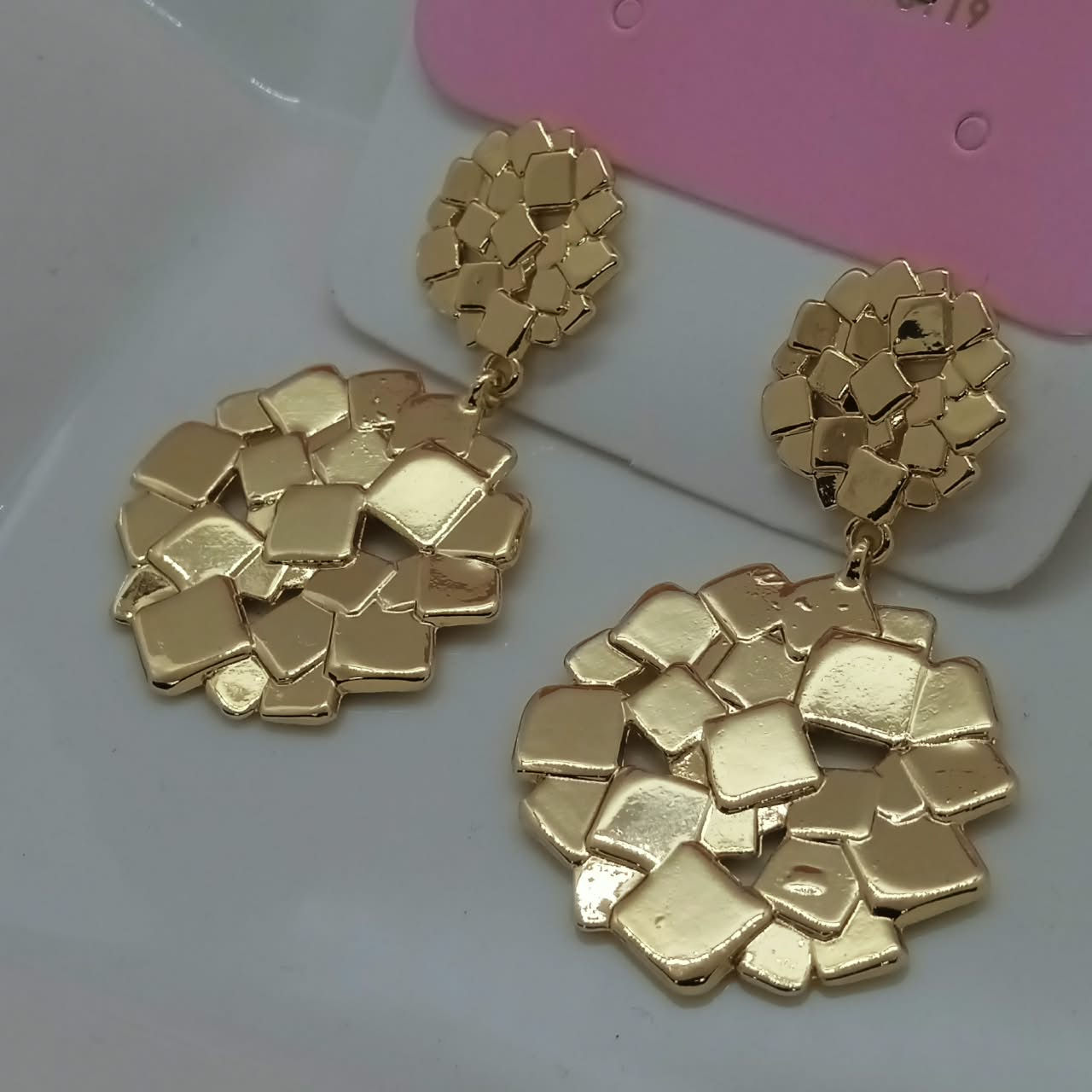 ARETE CUADRITOS