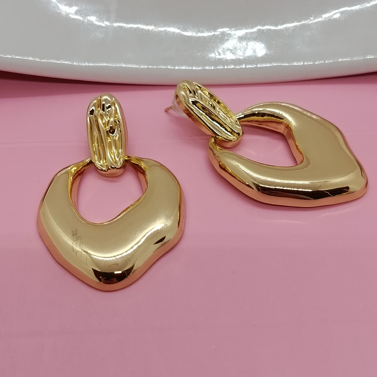 ARETE GOTA TALLADA