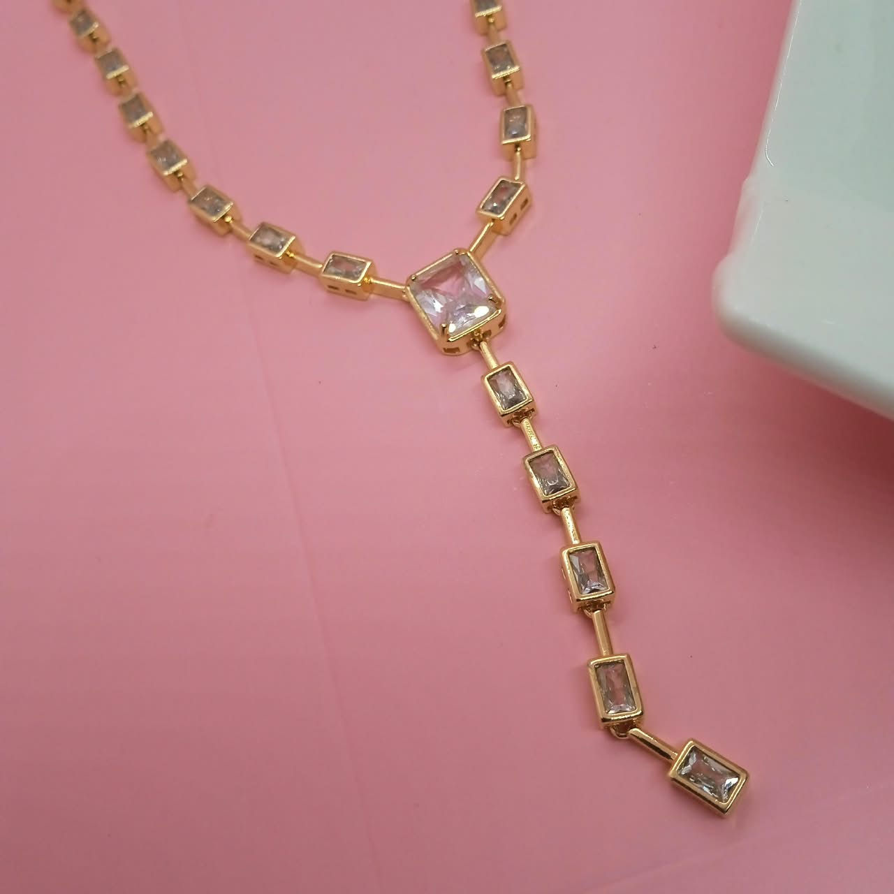 CADENA CUADROS CRISTAL
