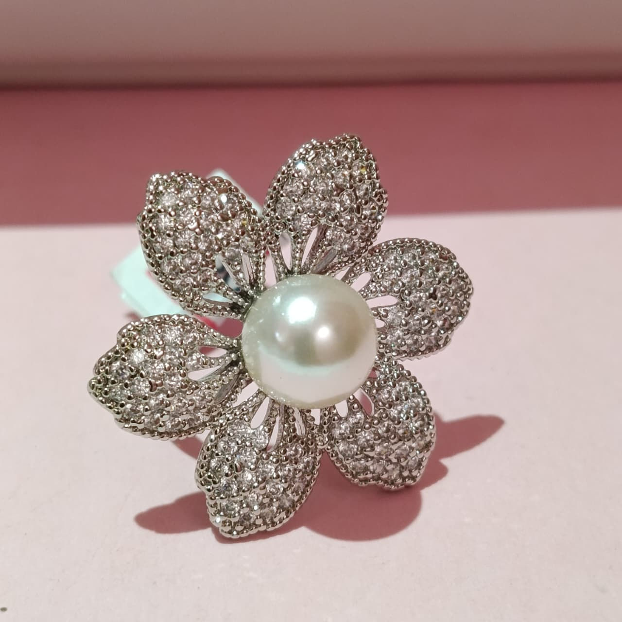 AN FLOR CIRCONES Y PERLA PLATEADA