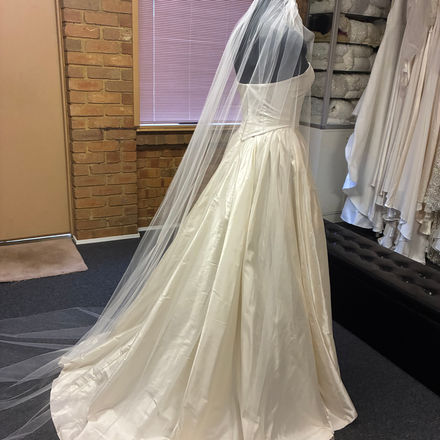 Long bridal veil on a mannequin in a Melbourne boutique