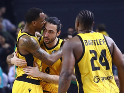 Ατσάλινη άμυνα, ψυχή από χρυσάφι: Η ανατροπή κόντρα στην Μπανταλόνα που έστειλε την ΑΕΚ στο Final-4 του BCL!