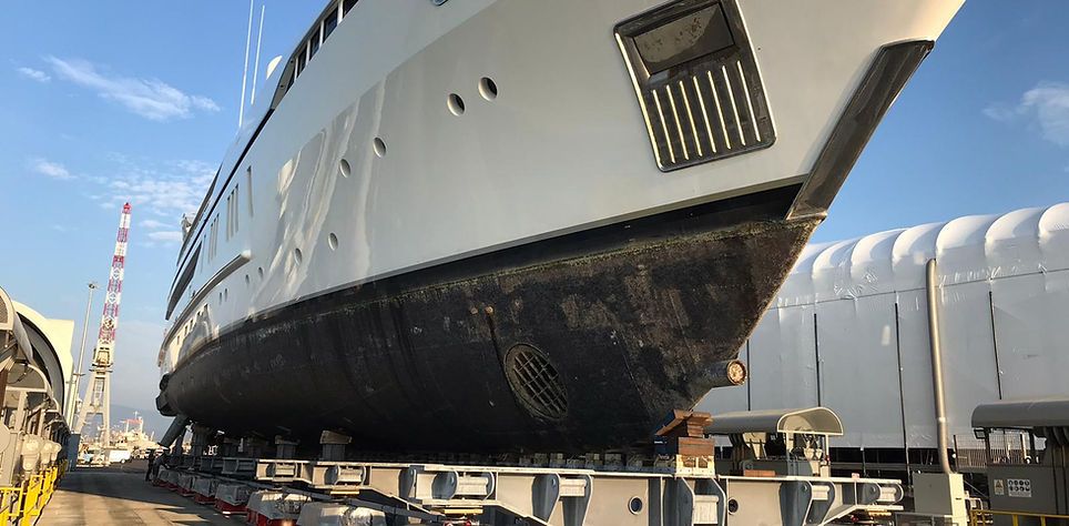 Luxury yacht transport Sytem