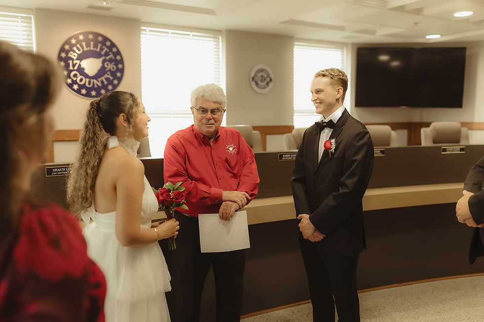 Kentucky courthouse wedding photographer