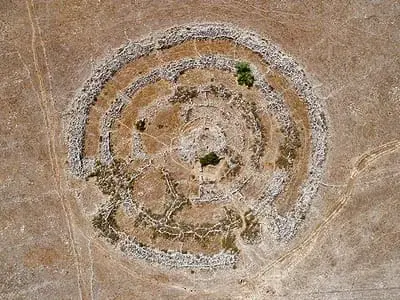 מערת הקבורה ברוג'ום אל-הירי