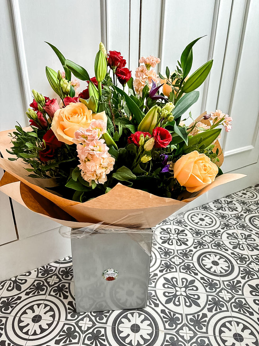 Thumbnail: Seasonal Hand Tied Bouquet