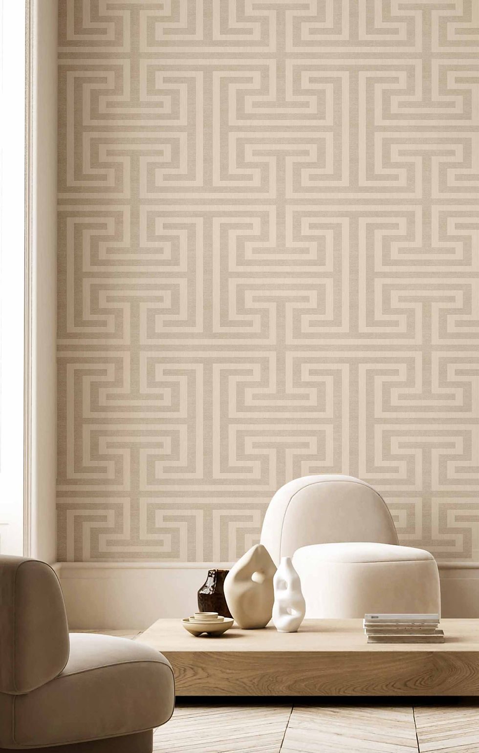 Papel Tapiz Sintesi 27514 instalado en el muro de una sala de estar, frente a un sofá tapizado en tela blanca