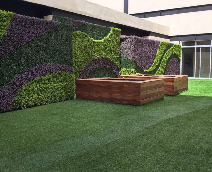 Muro Verde en Ondas y Pasto Sintético