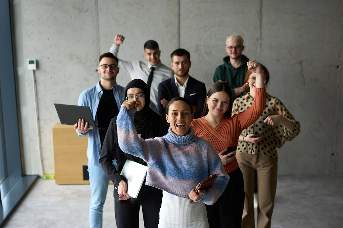 Business Team Fotoshooting Düsseldorf Plus – Gruppenfoto in modernem Stil für Website und Social Media