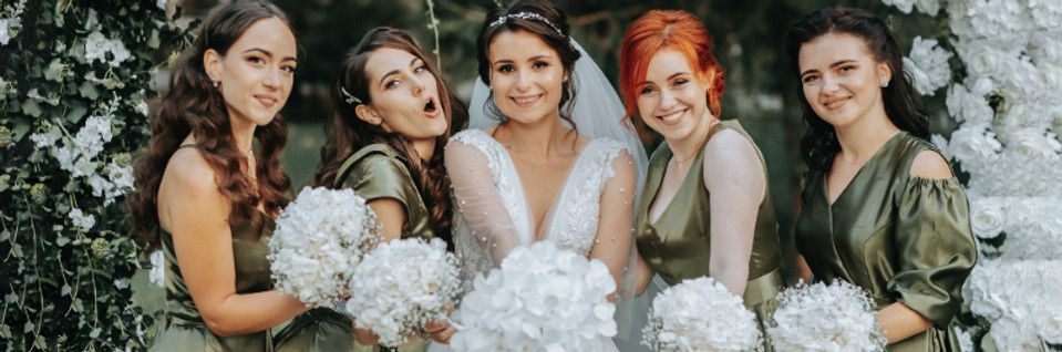 vecteezy_bridesmaids-smiling-together-wi