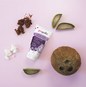 Un shot de miel, de propolis et de karité pour des pieds sublimés