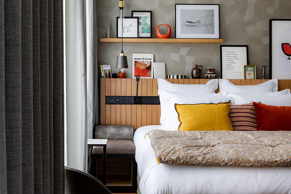 Une nuit à l'hôtel, Hôtel Maison Mère