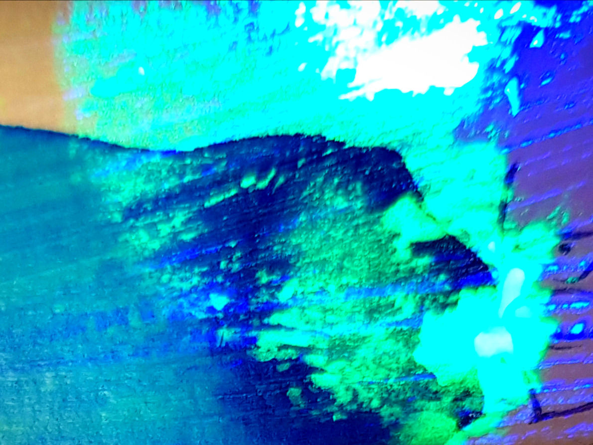 "deep sea water light blue", stripes and surfaces