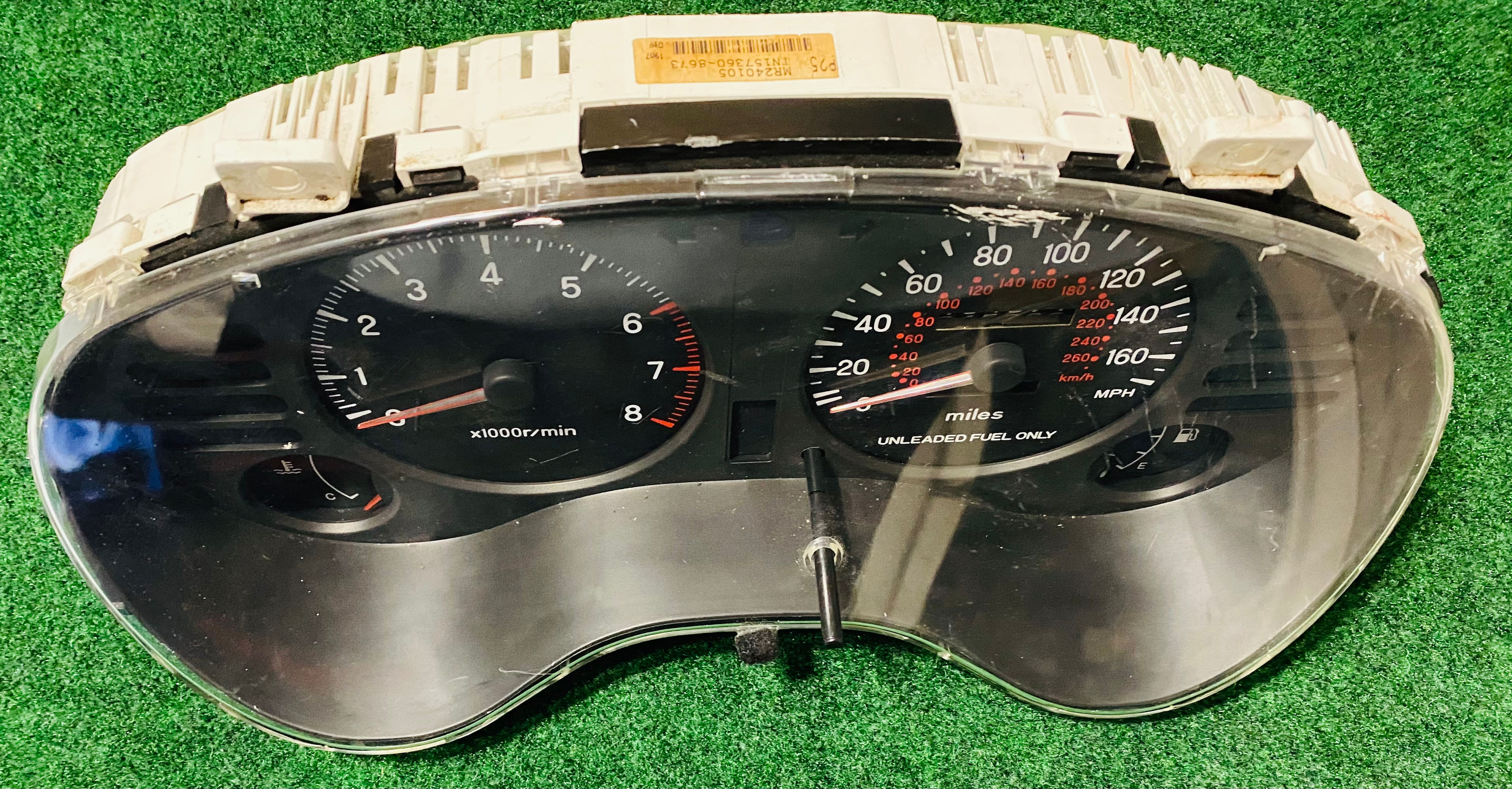 MR240105 98 Mitsubishi Eclipse Speedometer