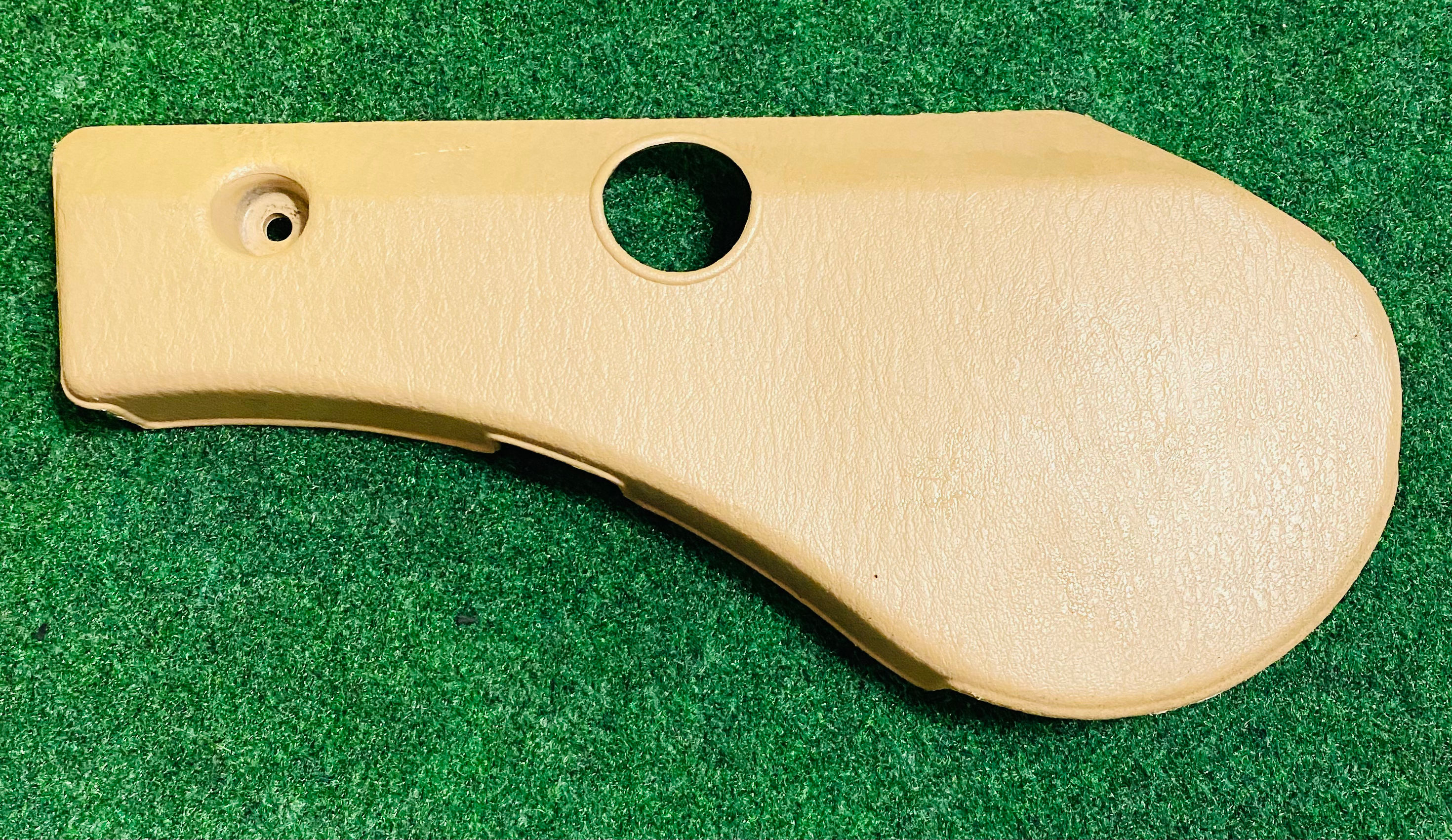 MR731043 Cover Mitsubishi