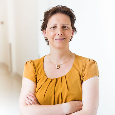 Dr. Claudia De Valck