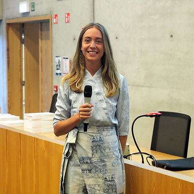 Dr. Lien Van Laer