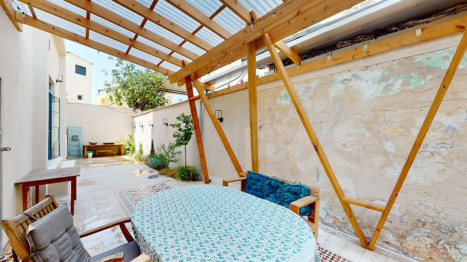 back_yard_2.jpg