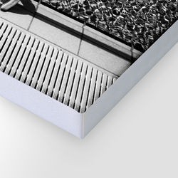 קנבס מתוח עם פאות לבנות