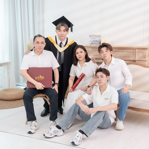 Yi Graduation