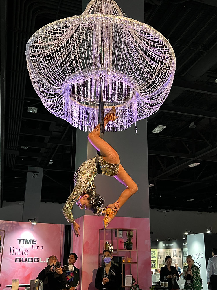 Why Aerial Performance Artists Create Unique Event Impact