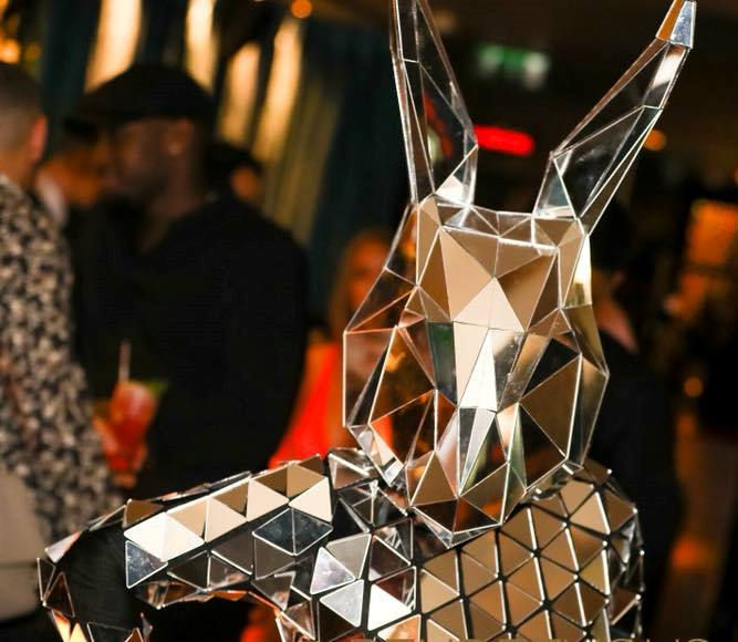 mirror-dancing-bunny-performers-event-entertainment