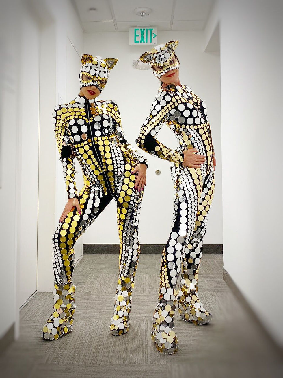 mirror-dancers-roaming-event-entertainment
