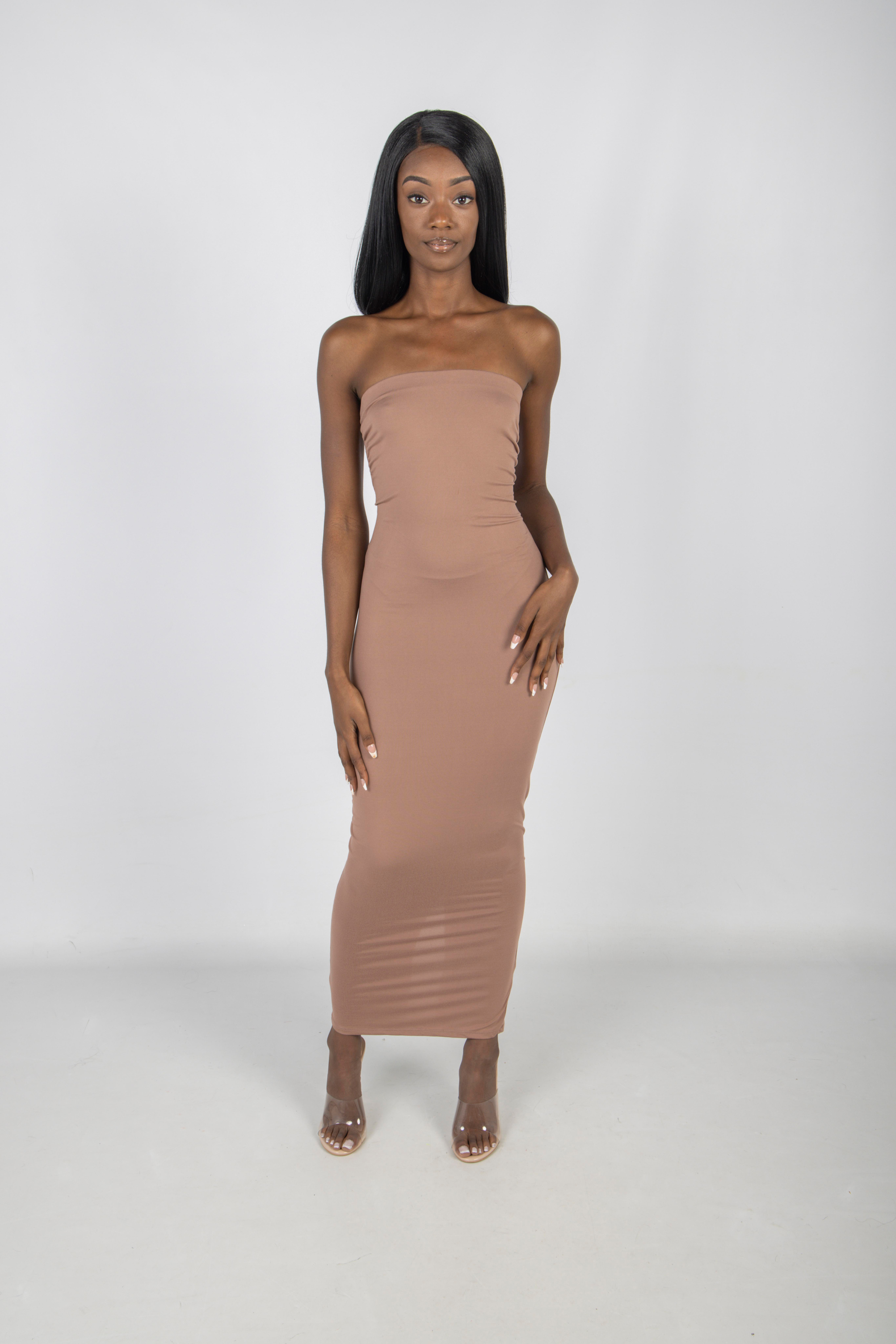 Amiah trägerloses Maxikleid für den Großhandel von CHEZEV Couture LLC