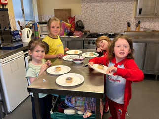 Rainbows and Brownies decorating cakes