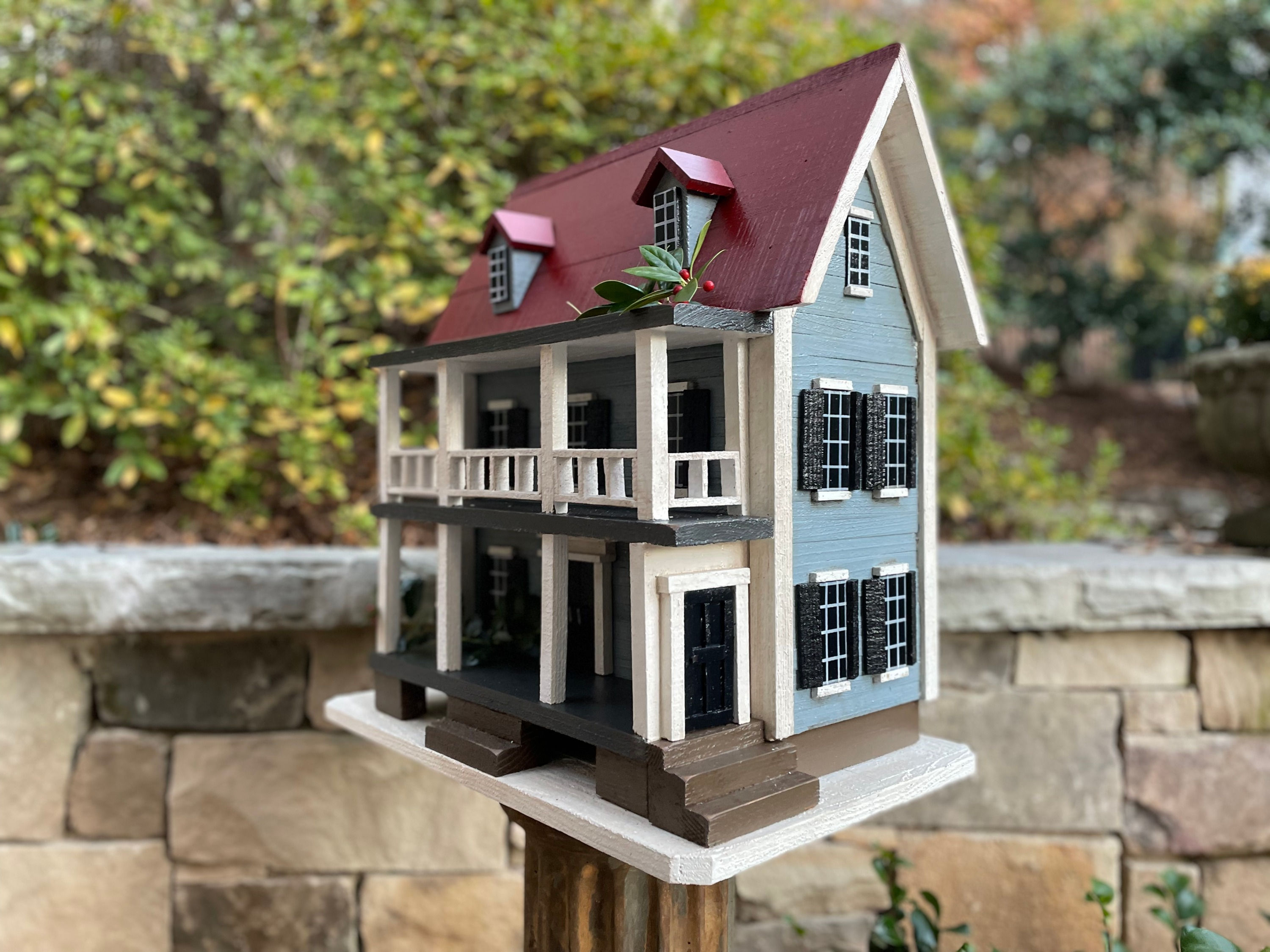 #152 Charleston Blue - Red Roof