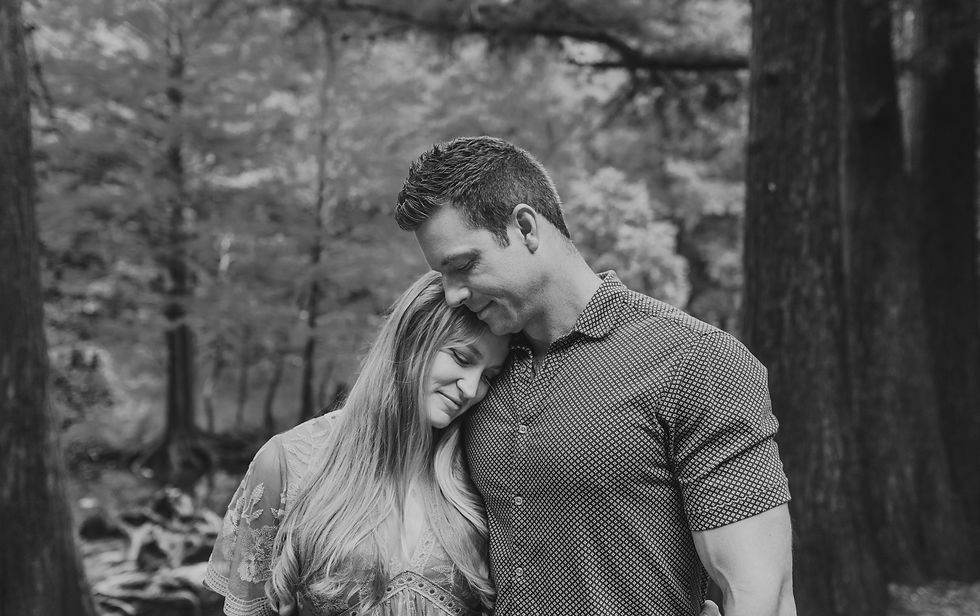 This was such a fun and sweet maternity session in Austin right in the center of the city.