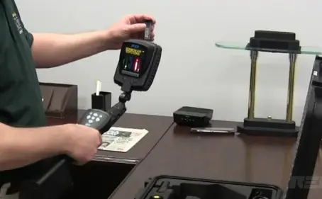 Szukanie podsłuchów w mieszkaniu i biurze – kiedy ma sens i jak wygląda profesjonalna kontrola? Dolnośląskie