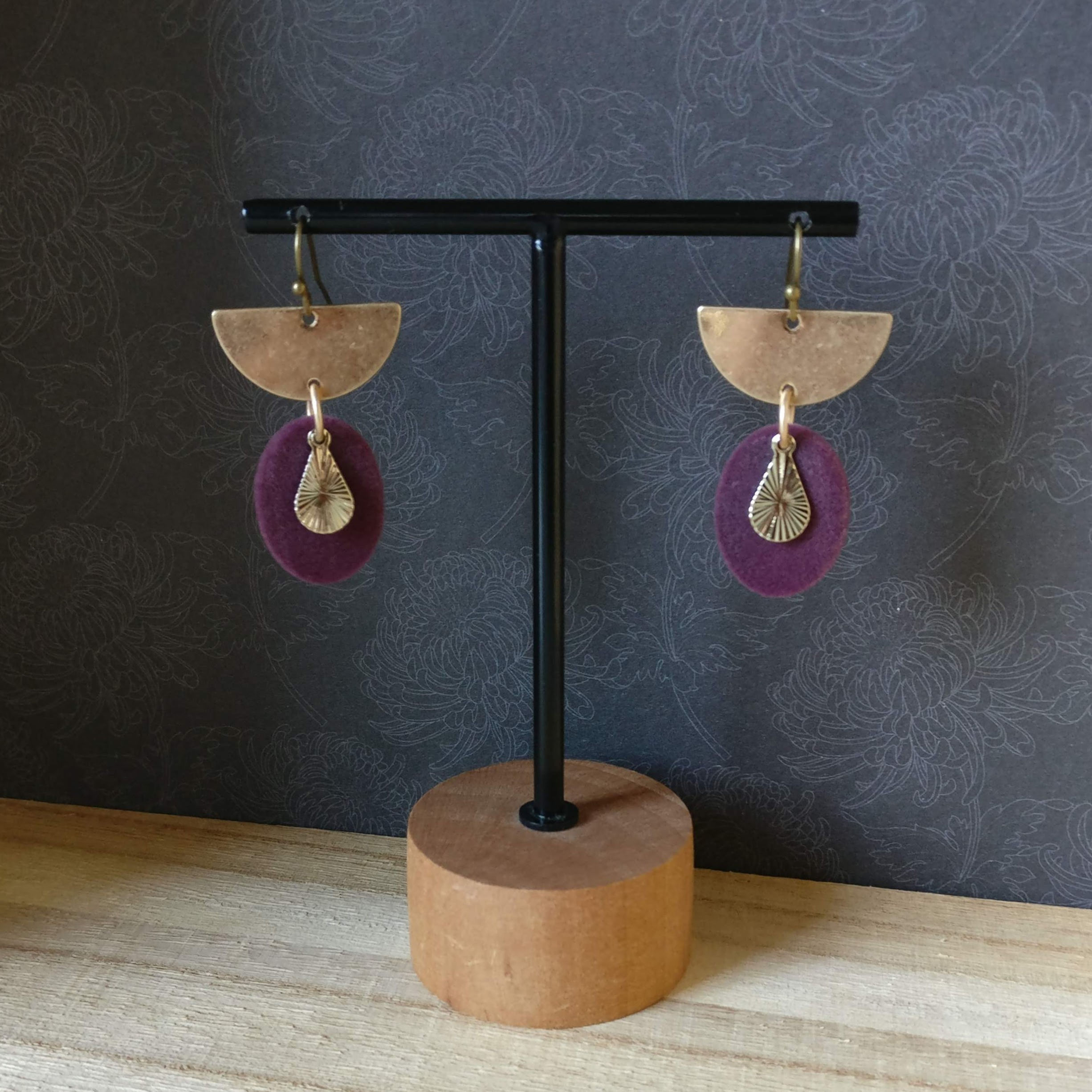 Oorbel ovaal fluweel cassis