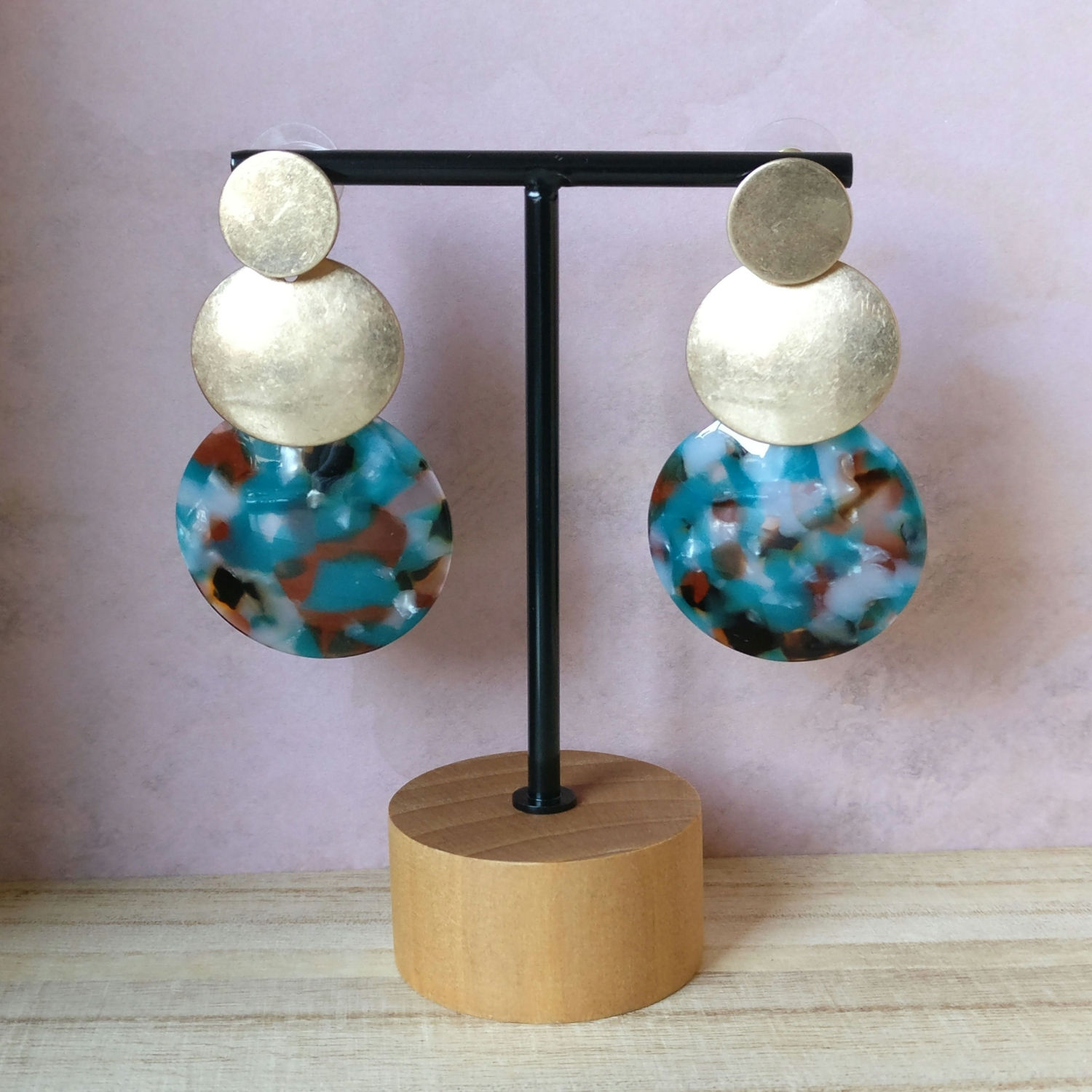 Oorbel resin bolle schijf blauwbruin 