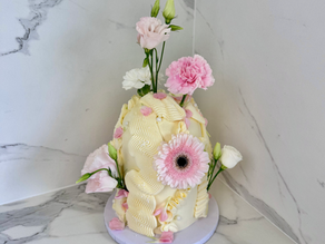 Raffaello-Blumentorte in Dome-Form 