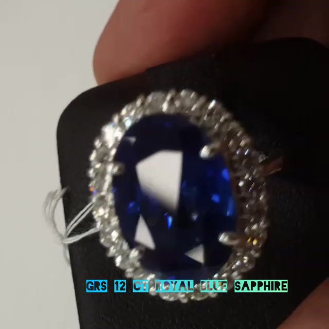 Миниатюра: MAGNIFICIENT 12 CT ROYAL BLUE SAPPHIRE SRI LANKA AND DIAMOND RING