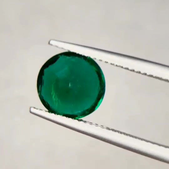 Miniaturbild: Exclusive 3.21 Ct Natural Vivid Bluish Green Emerald Round cut Investment Grade