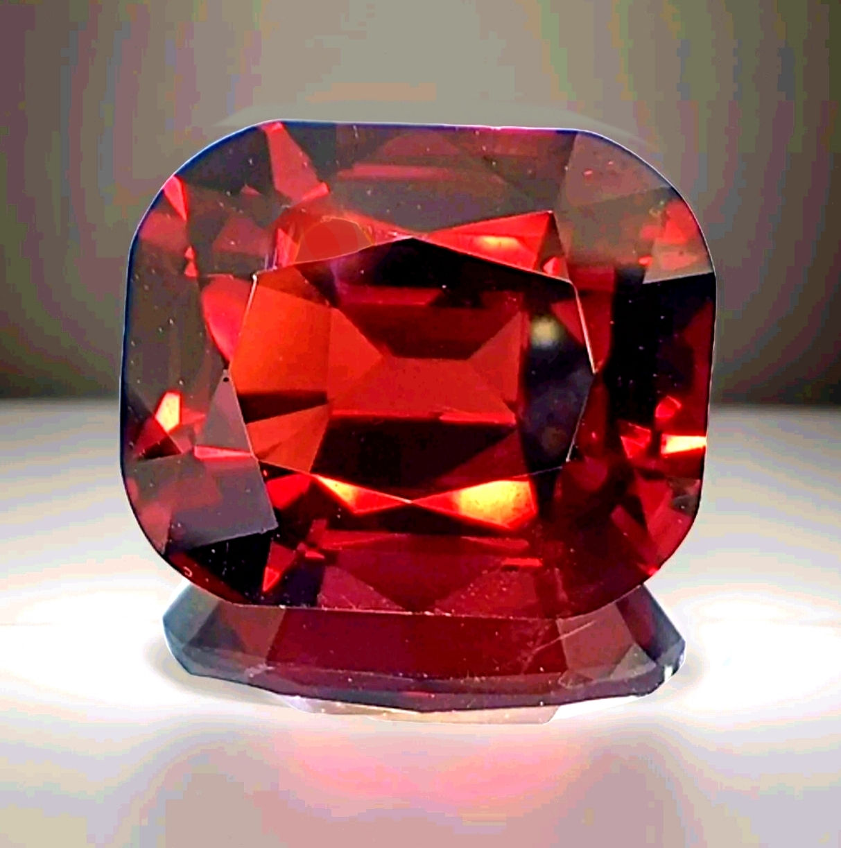 7.65 cts Fine vivid red Rhodolite Garnet cushion cut VVS gemstone