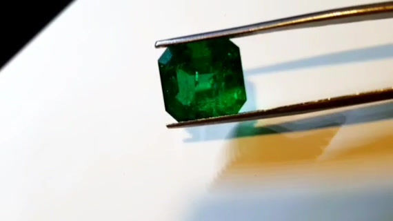 GIA Certified 9.87 Ct Vivid Bluish Green Colombian Muzo Emerald Ring in Platinum | Natural Diamonds | Investment-Grade Ring