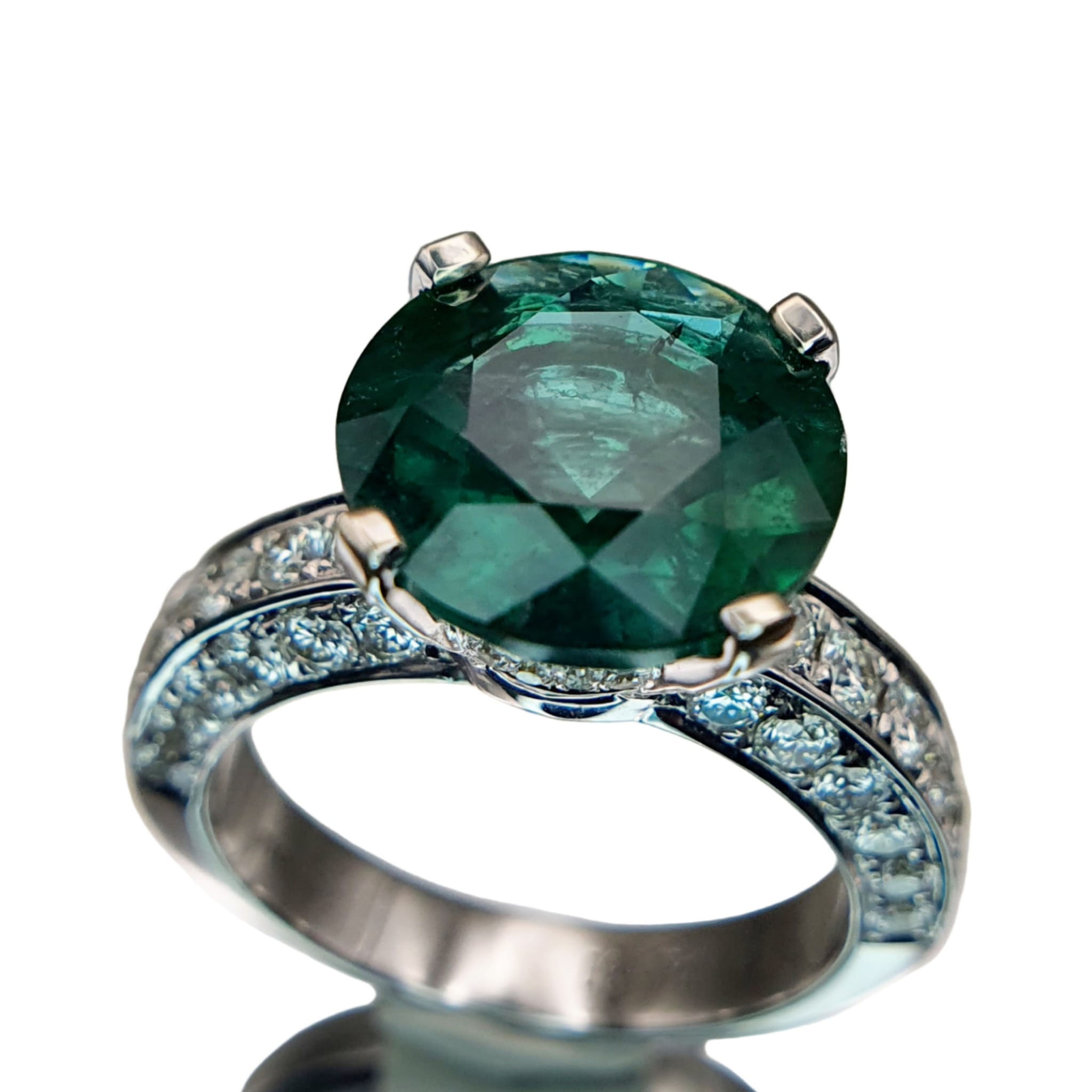 GIA Certified 5 ct Emerald and Diamond Ring set in 18K white Gold
