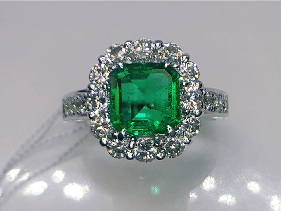 Миниатюра: Breathtaking Mujo Emerald minor oil and Diamond Ring