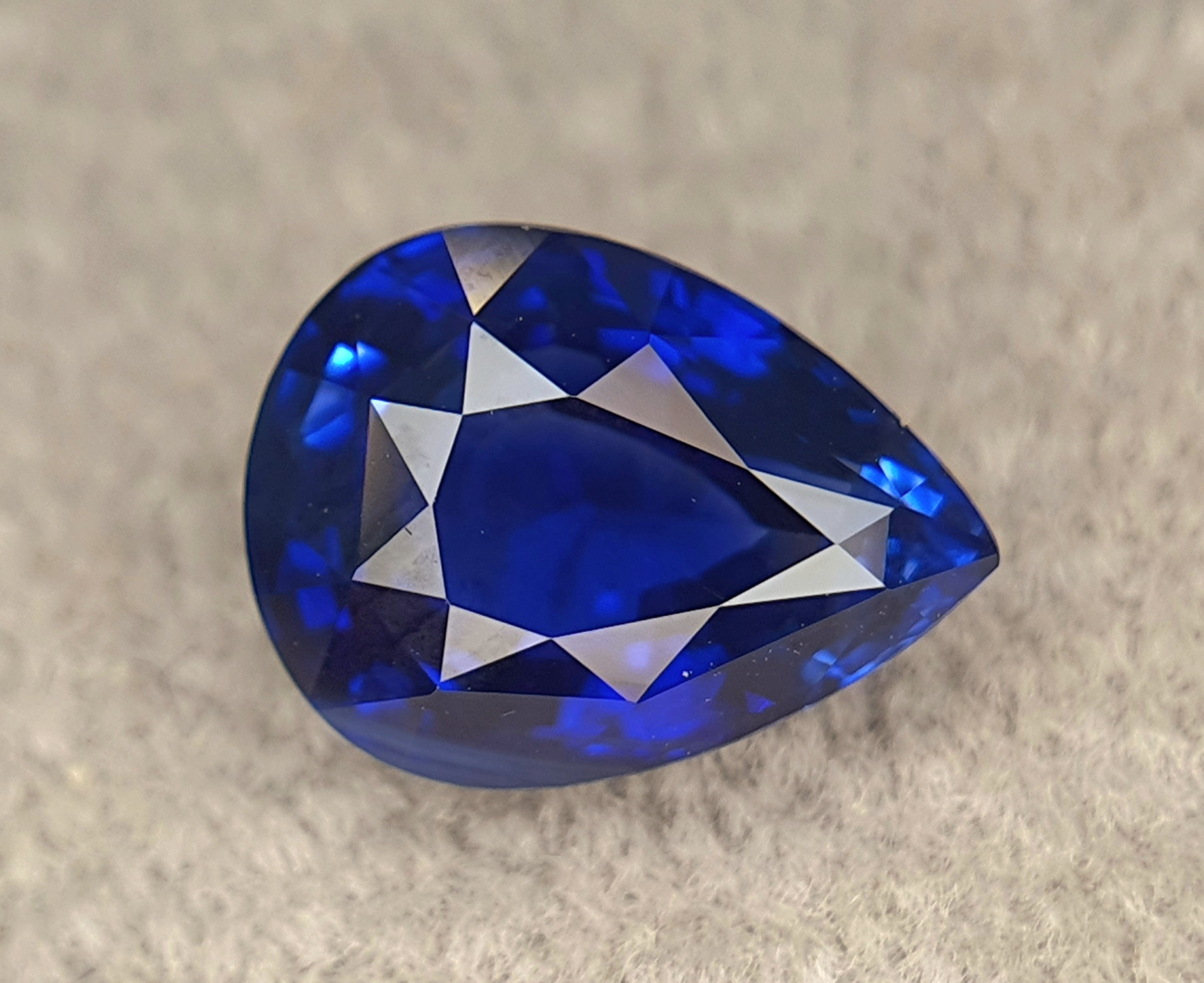 Certified Natural Blue Sapphire 2.73 ct pear from Sri Lanka for luxury ring