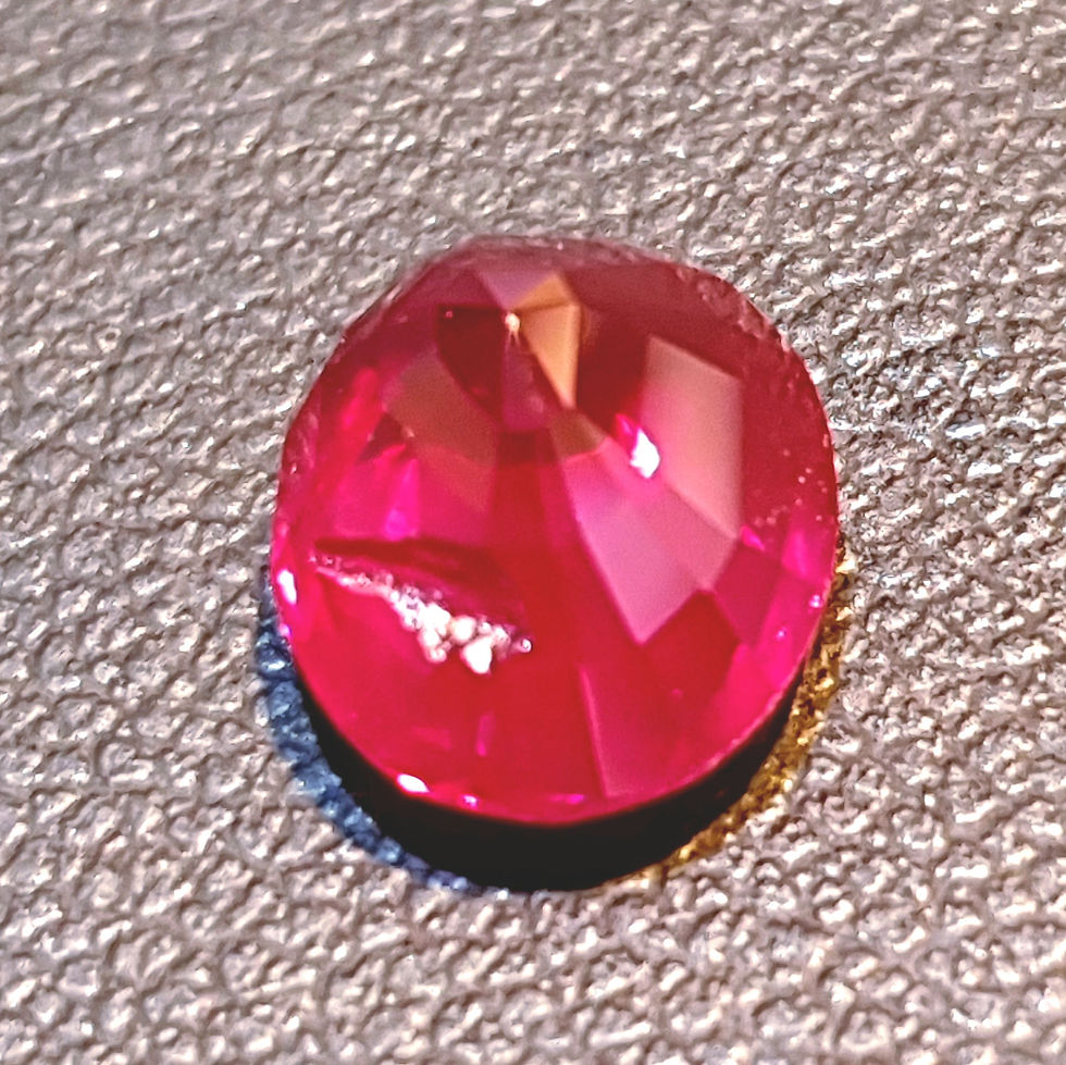 Thumbnail: Natural Burmese Ruby pigeon blood red oval
