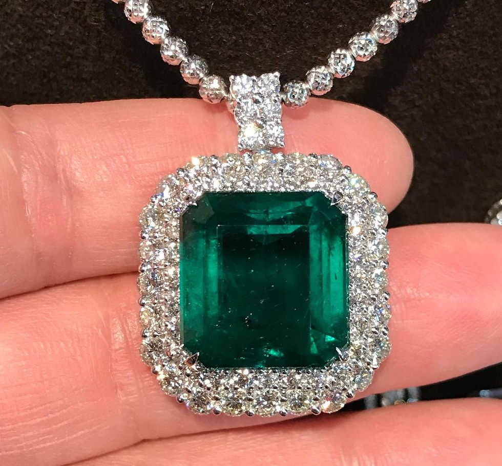 Миниатюра: Magnificent 26.8 ct GRS CE(O): Minor OLD MINE Muzo Emerald Velvet Green