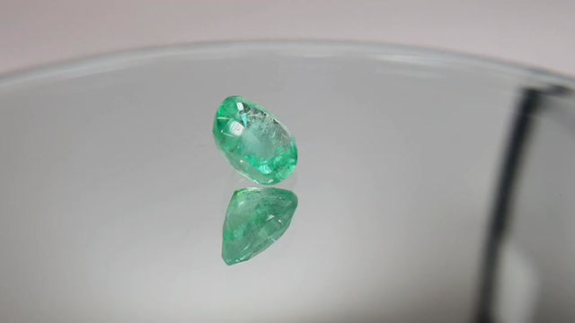 Miniatura: 2.95 carat Certified Natural Colombian Emerald green cushion cut gemstone