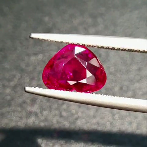 תמונה ממוזערת: 4.02 ct AIGS Natural Ruby UNHEATED pigeon blood red heart gemston Mozambique