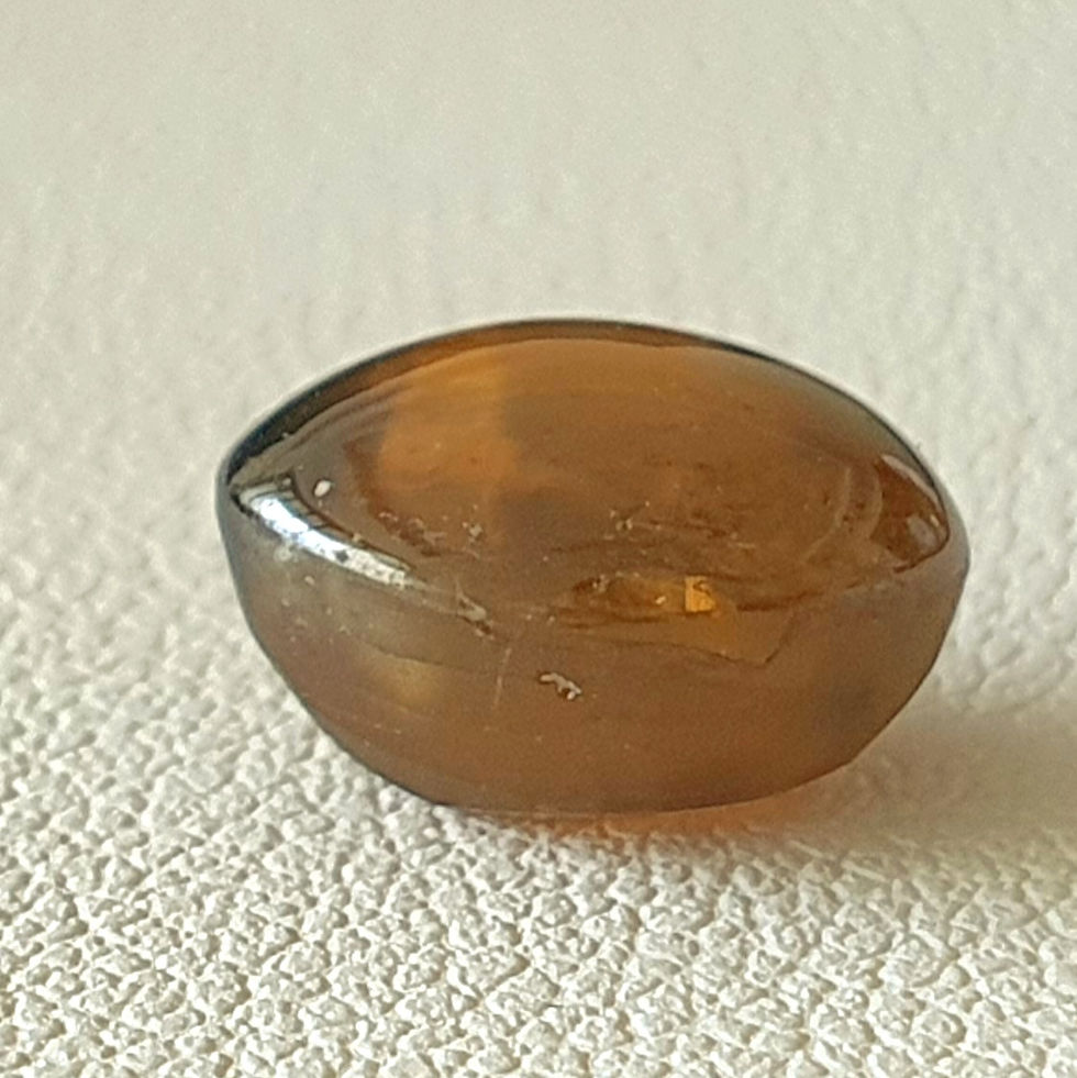 Hình thu nhỏ: 4.95 cts Certified Milk & Honey Cats Eye chrysoberyl gemstone from Sri Lanka