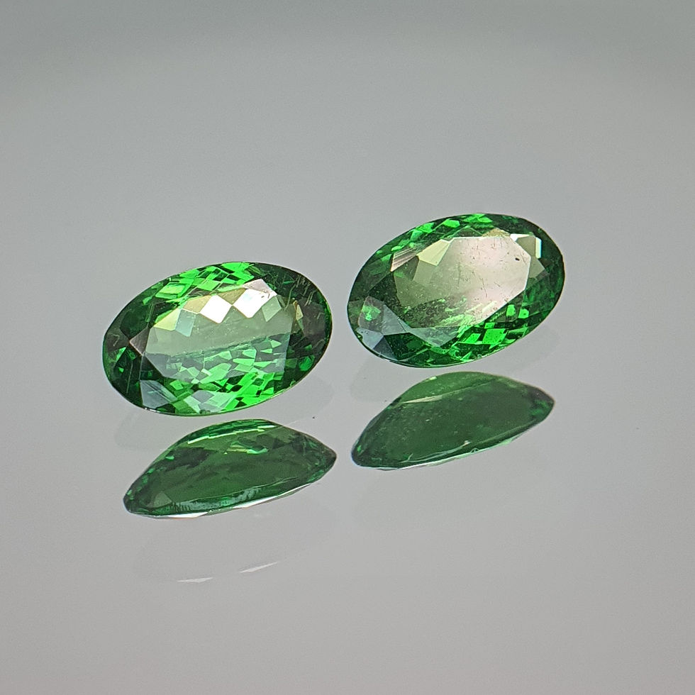 Miniatura: 1.71 ct Natural Tsavorite Garnet Pair 8 x 5 vivid green oval gemstones